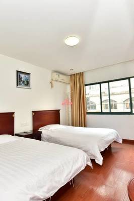 余姚環球國際旅行社(世南店)附近