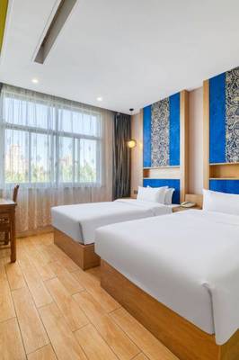 余姚環球國際旅行社(世南店)附近